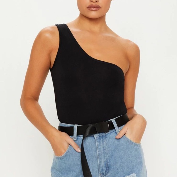 PrettyLittleThing Asymmetric Black Bodysuit 🖤 - Picture 2 of 5